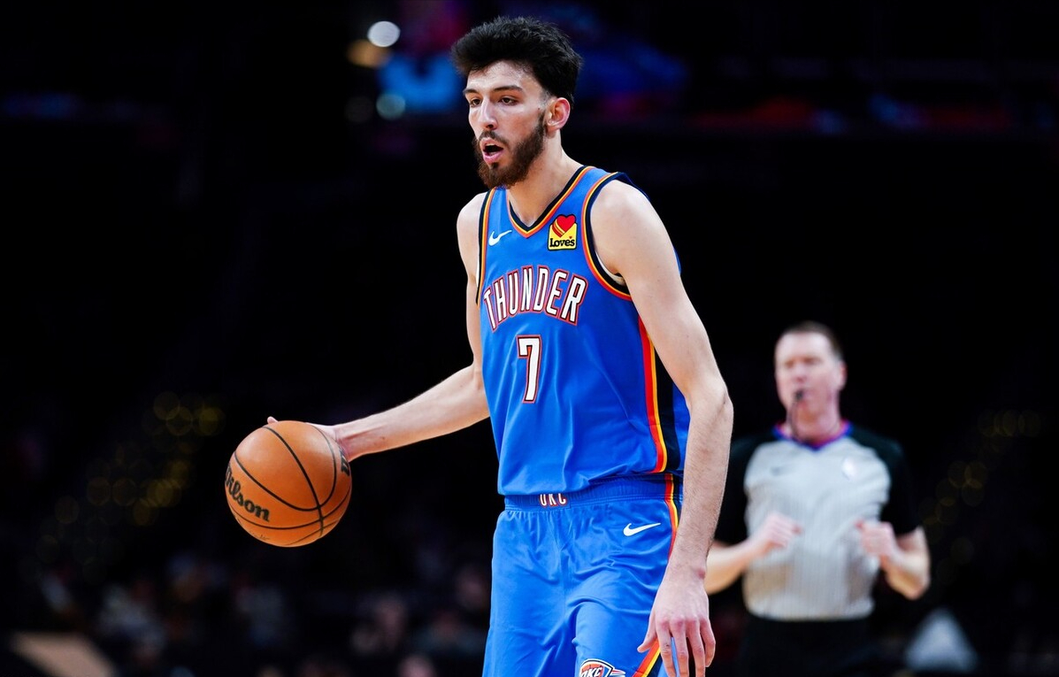 包含雷霆队球员集齐健身房打B胶的词条